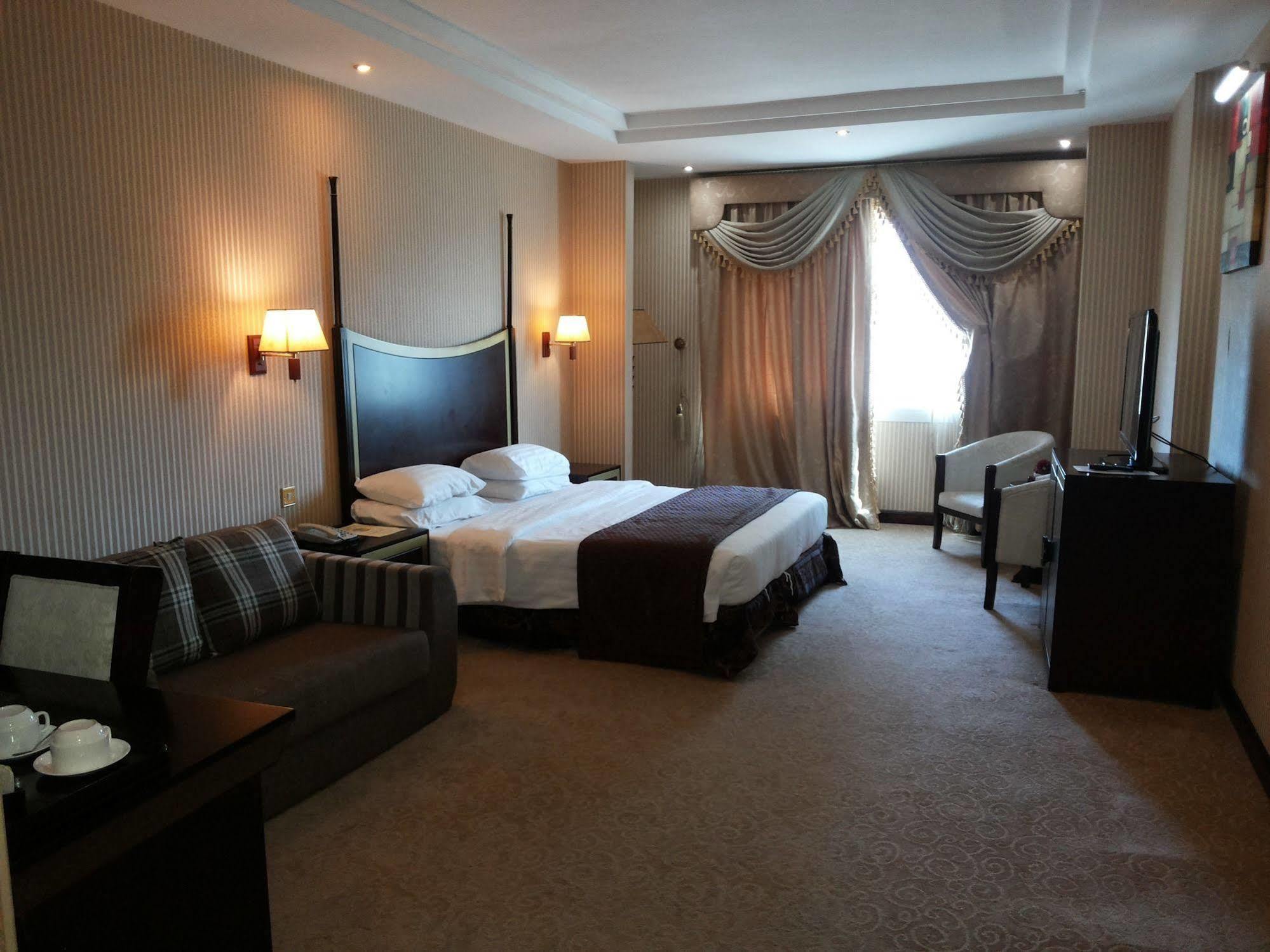 Tourist Hotel Doha Exterior foto