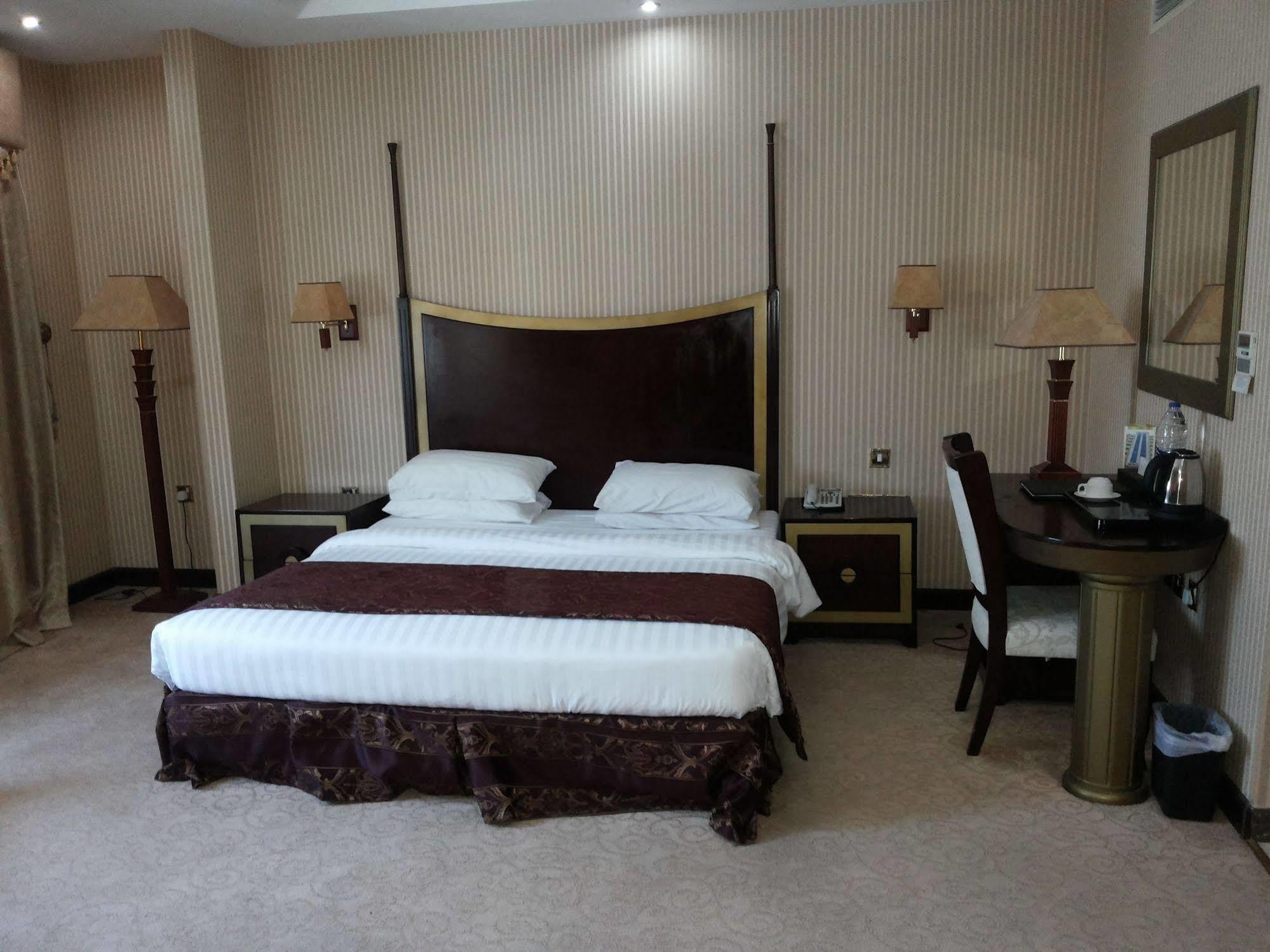 Tourist Hotel Doha Exterior foto