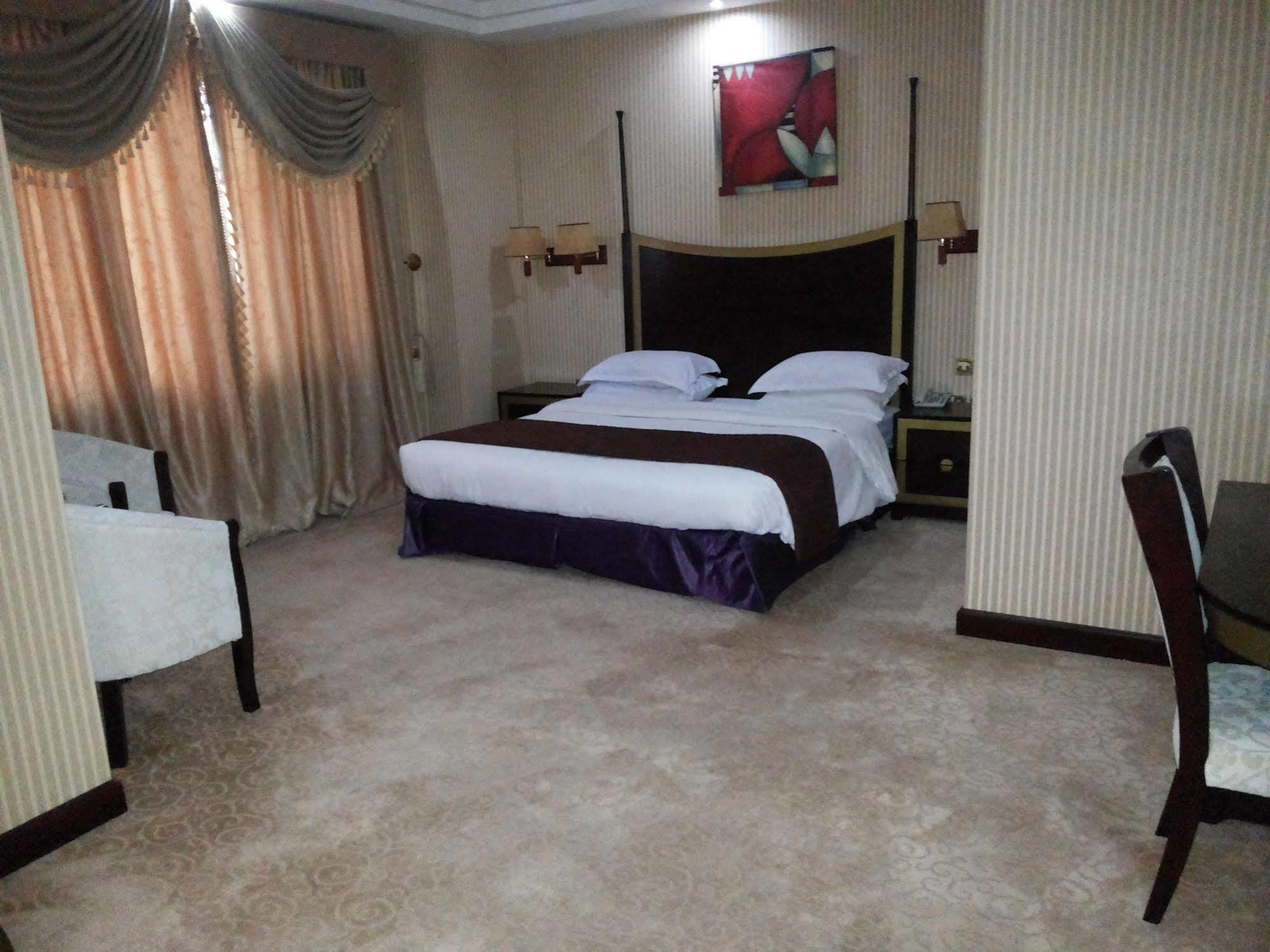 Tourist Hotel Doha Exterior foto